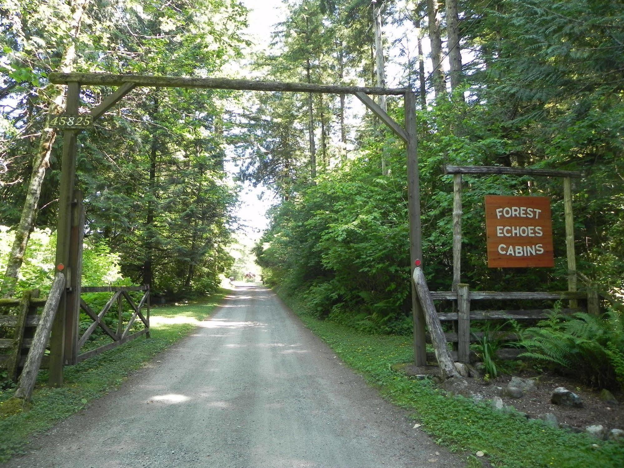 Forest Echoes Cabins Cultus Lake Bagian luar foto